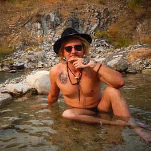 Meet your Posher, Henry